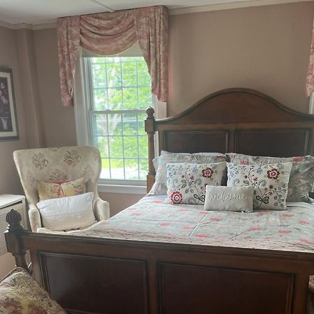 Antique1242 British Bed & Breakfast เอนฟิลด์ ภายนอก รูปภาพ