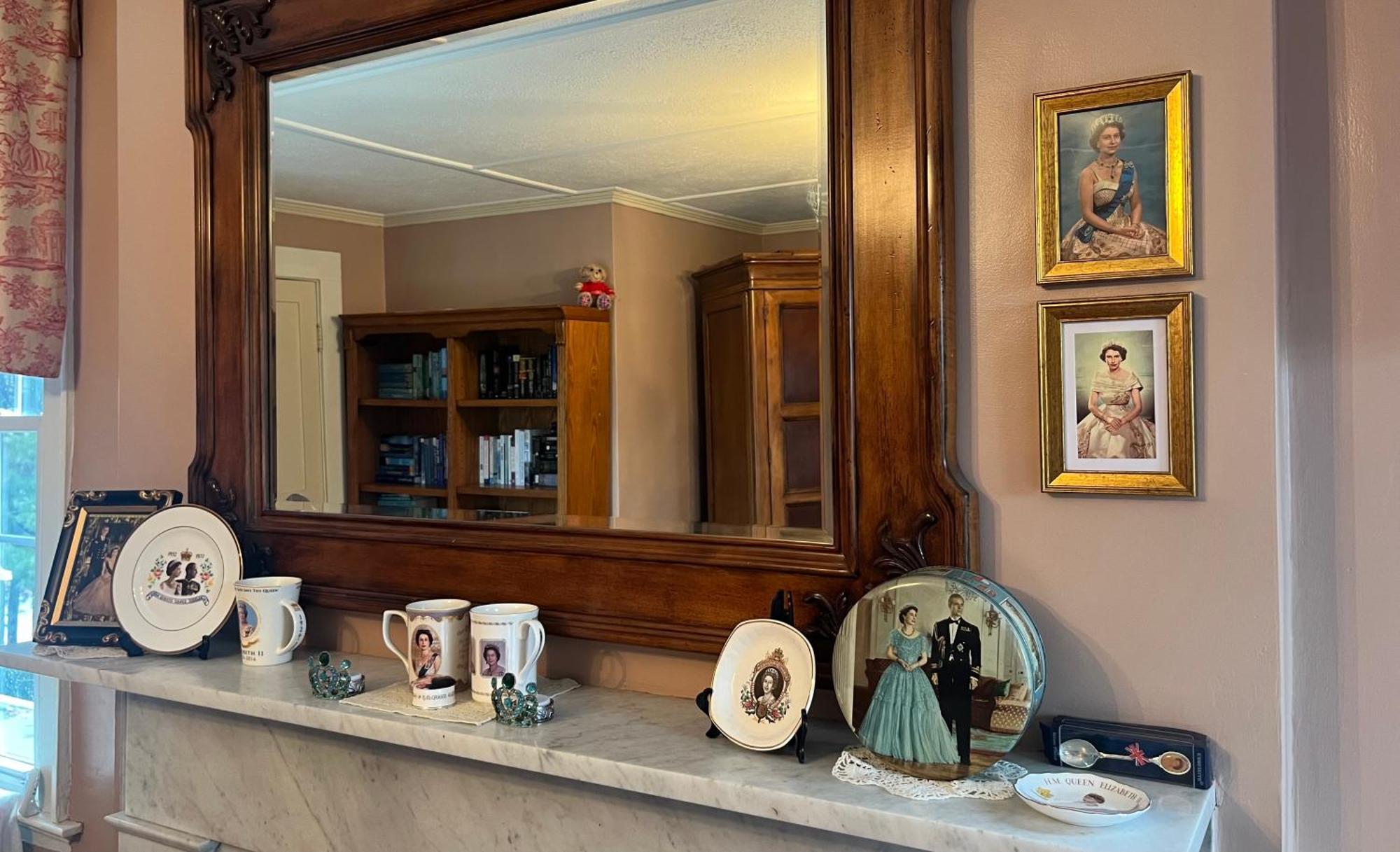 Antique1242 British Bed & Breakfast เอนฟิลด์ ภายนอก รูปภาพ
