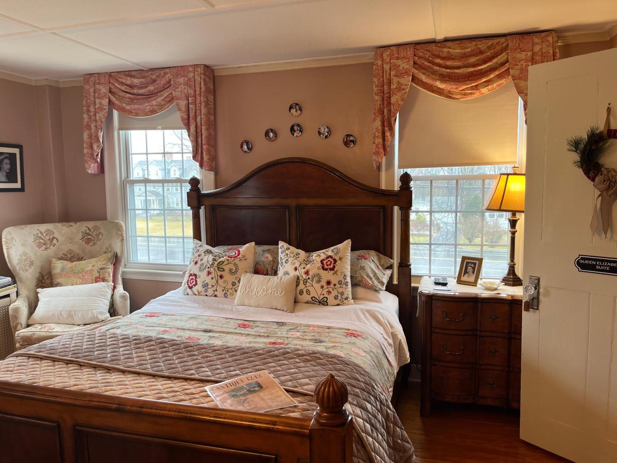 Antique1242 British Bed & Breakfast เอนฟิลด์ ภายนอก รูปภาพ