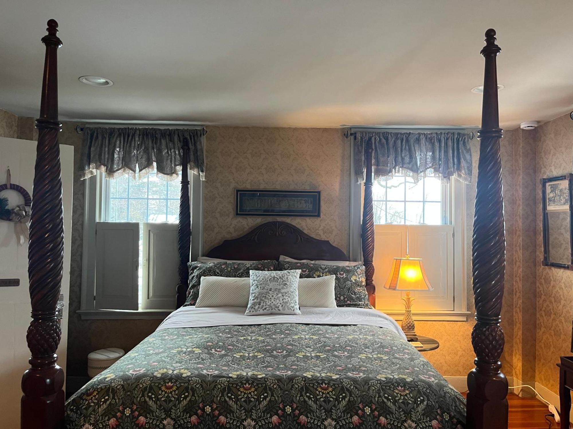 Antique1242 British Bed & Breakfast เอนฟิลด์ ภายนอก รูปภาพ