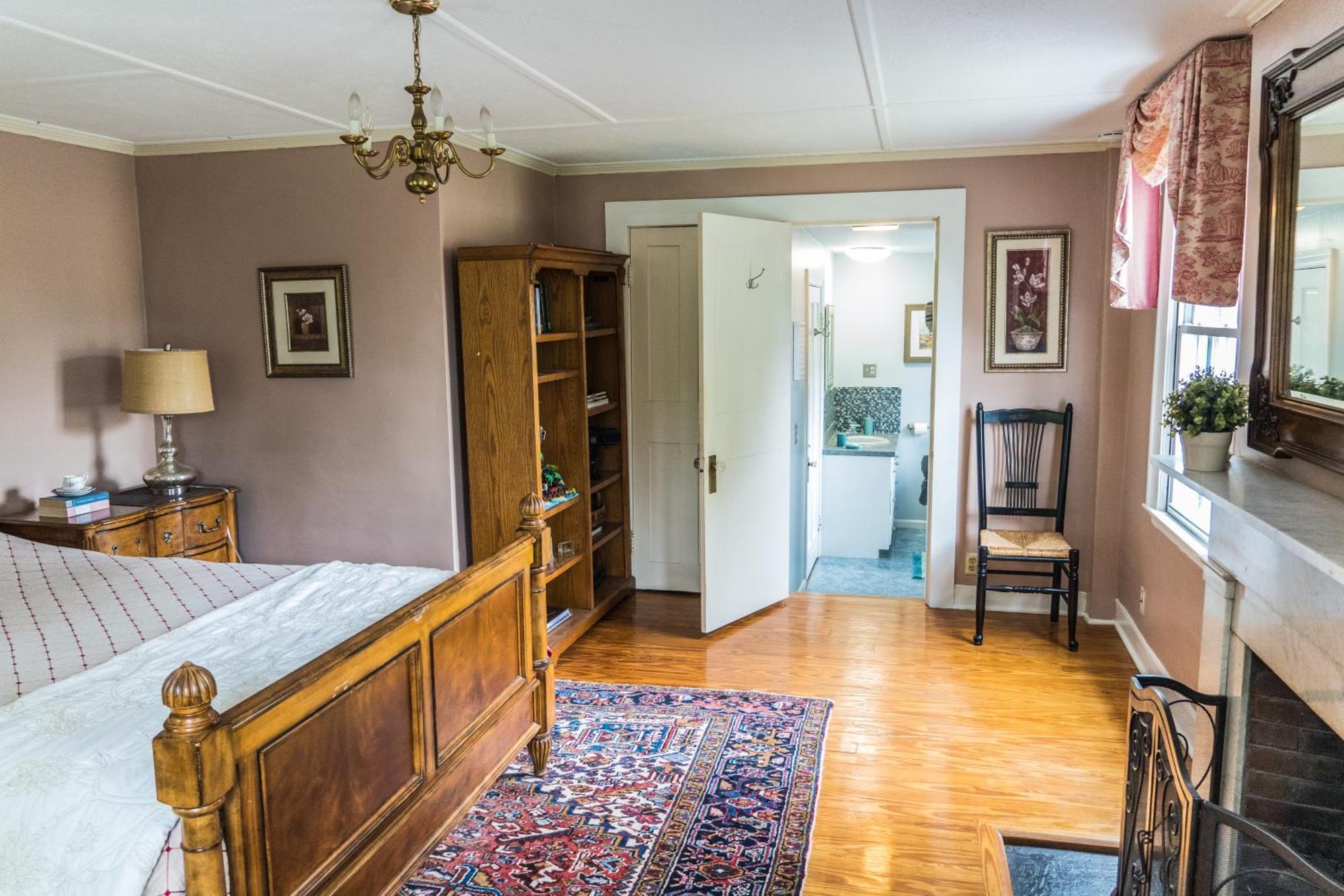 Antique1242 British Bed & Breakfast เอนฟิลด์ ภายนอก รูปภาพ